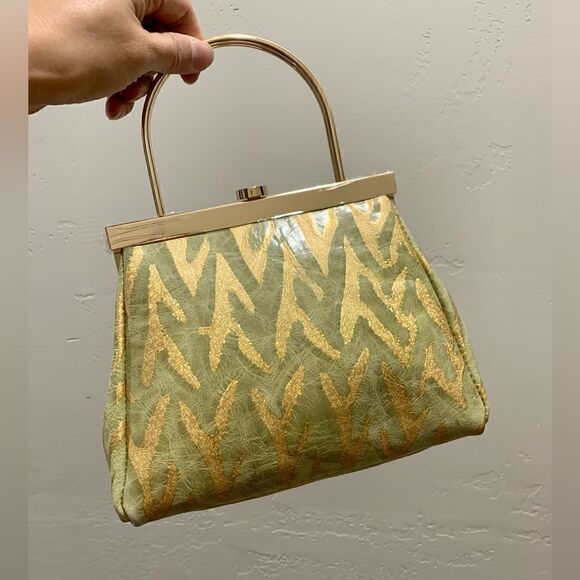 Handmade Genuine Wrinkle Texture Leather  Push-lock
Top Handle Bag & 2 Chains - Picture 7 of 16